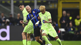 全北现代队长朴镇燮将加盟浙江队，补强后防，提升球队竞争力。