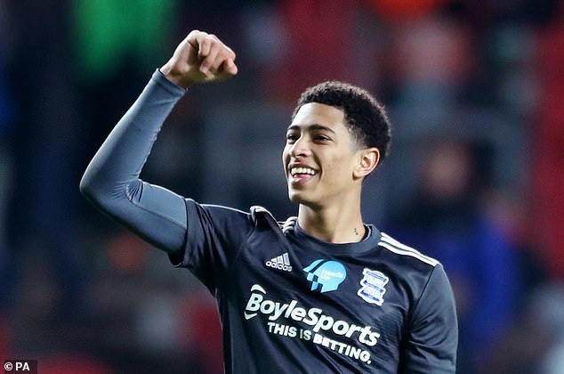 未来可期，李新翔中超处子赛季即收获6球3助（李新翔中超处子季斩获6球3助，前景光明）