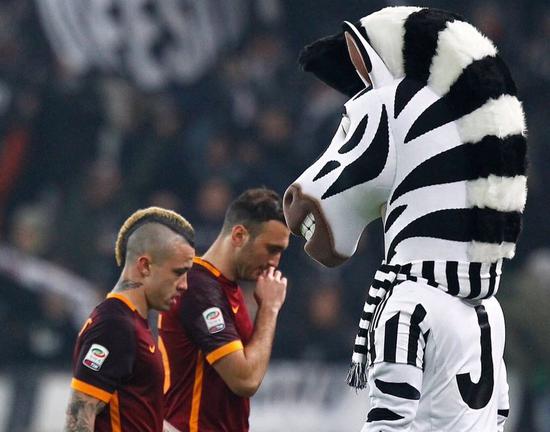 西甲-佩德里破门瑟洛特绝杀 巴萨1-2马竞（西甲：佩德里建功难救主，瑟洛特读秒绝杀，巴萨1-2不敌马竞）