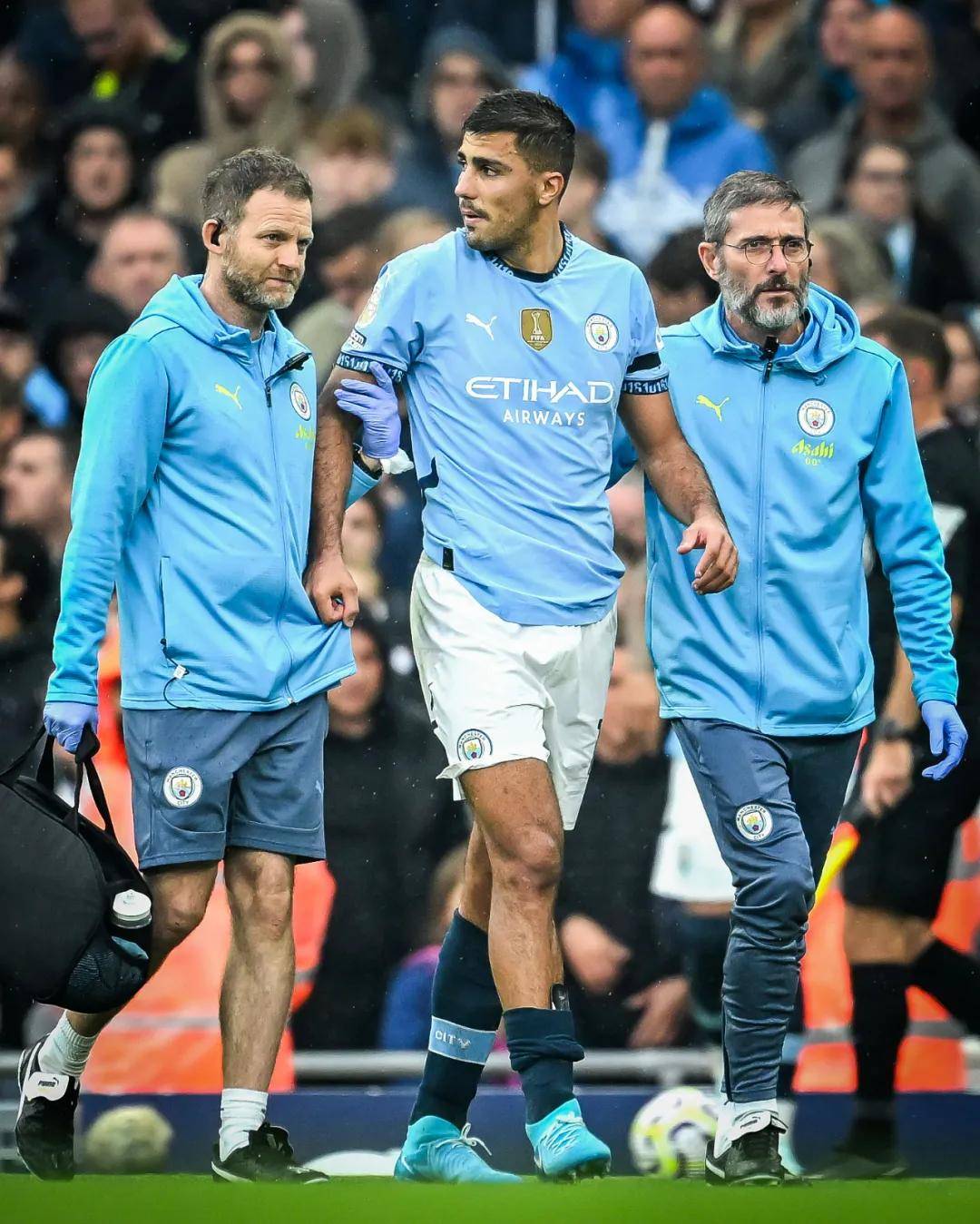 每体：阿劳霍大概率将在周中欧冠继续首发，加西亚代替孔德（每体：周中欧冠阿劳霍有望继续首发，加西亚顶替孔德出战）