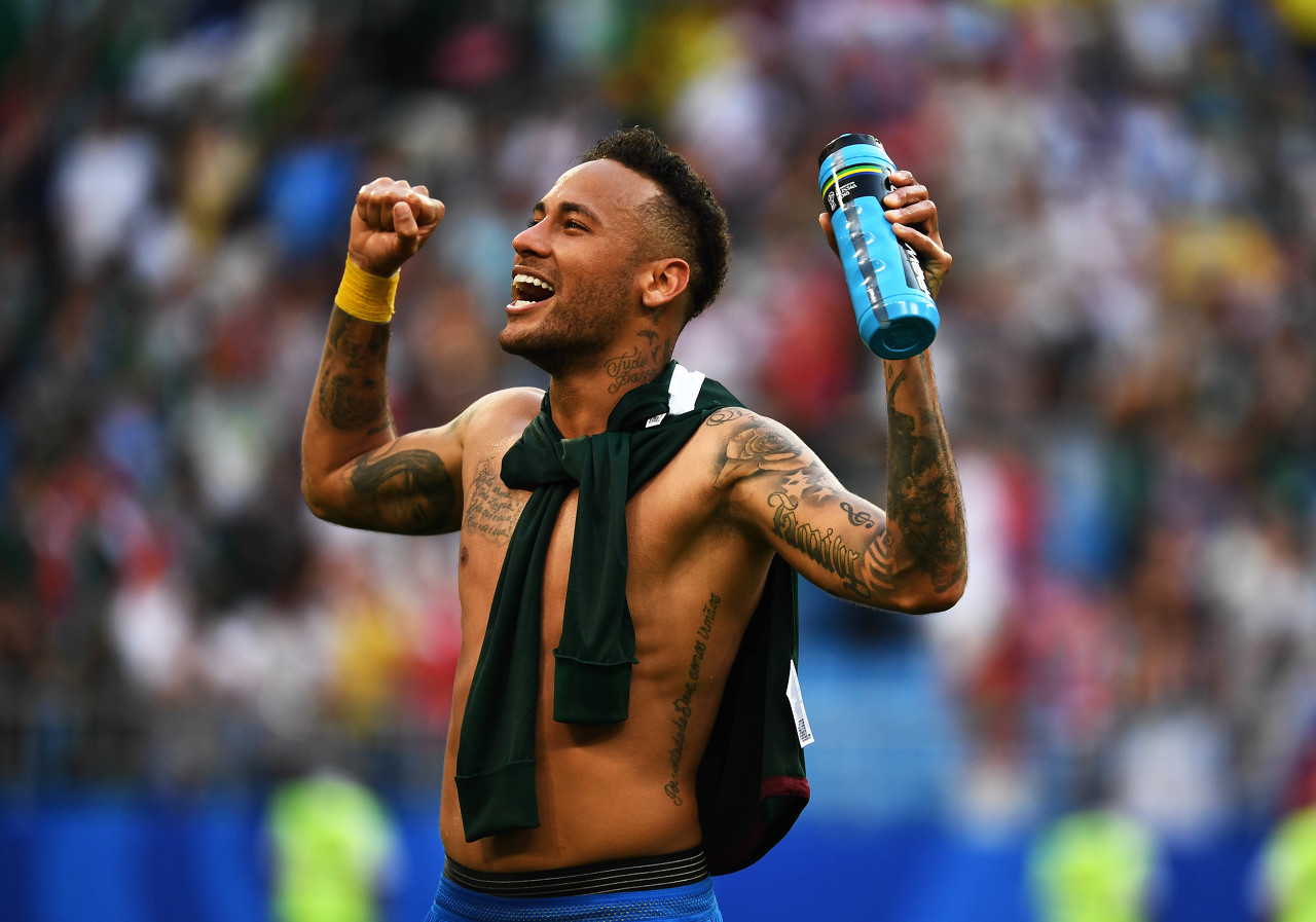 状态火热！穆雷首节6中4得到10分2篮板1助攻